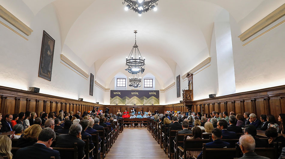 Un momento del solemne acto de investidura honoris causa en San Millán de la Cogolla.