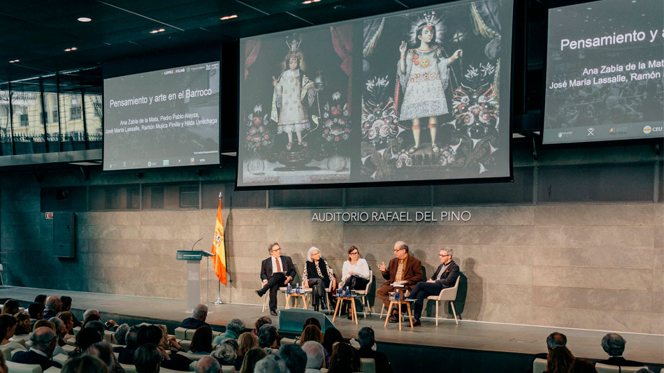 Ramón Mújica centró su exposición en la serie de cuadros sobre el ‘Niño Jesús con vestimenta inca’.