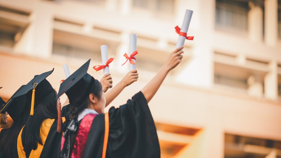 Los costos de un título universitario varían según la universidad