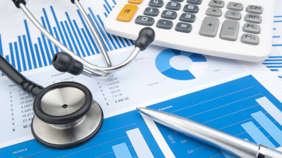 La economía de la salud es una disciplina que se enfoca en analizar el uso de los recursos de forma óptima para la promoción de la salud 