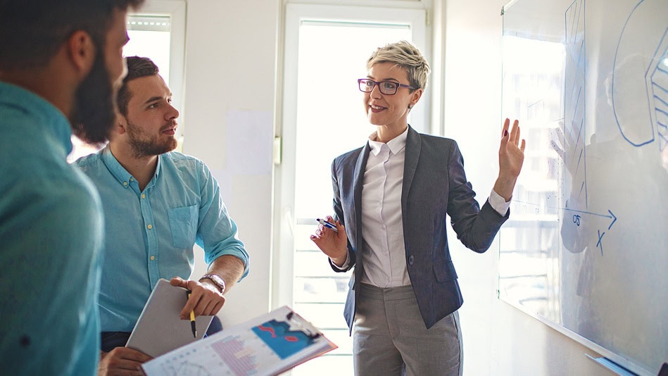 El benchmarking es una técnica que permite a las empresas evaluar y adaptar las mejores prácticas de otras organizaciones