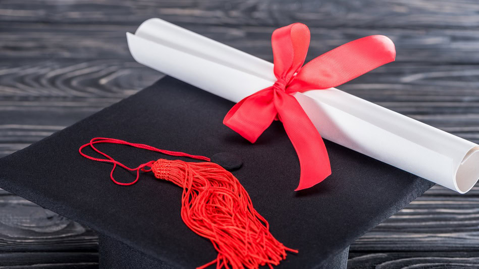 El costo de una maestría en España para peruanos puede variar dependiendo del tipo de universidad