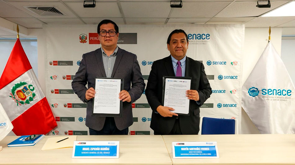 Miguel Ángel Espichán Mariñas, gerente general de SENACE, y Martín Santivañez Vivanco, country manager de Proeduca para América Latina.