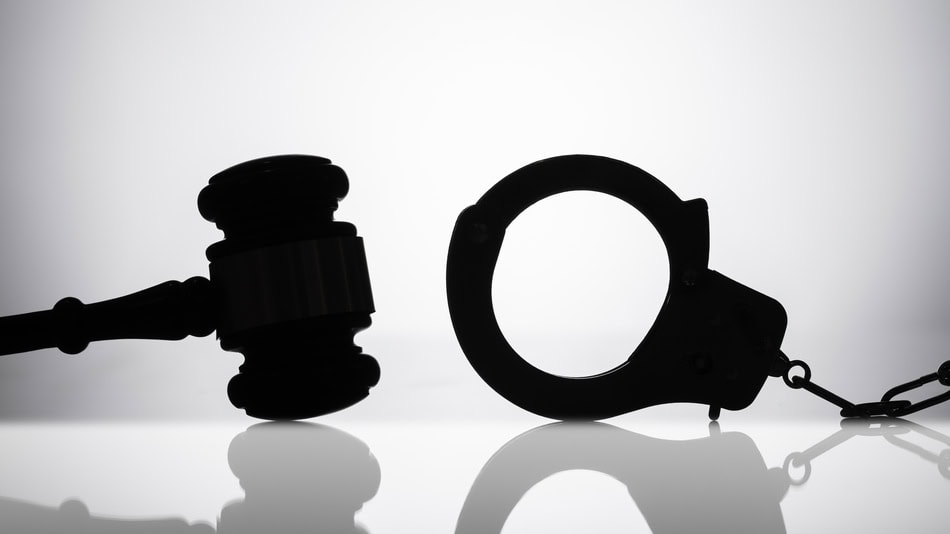 El Código Penal, en su artículo 384, dedica dos párrafos escuetos a la definición del delito de colusión