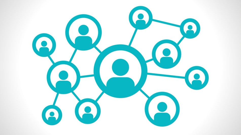 La formaci&oacute;n espec&iacute;fica en community management se enfoca directamente en el trabajo diario en redes sociales