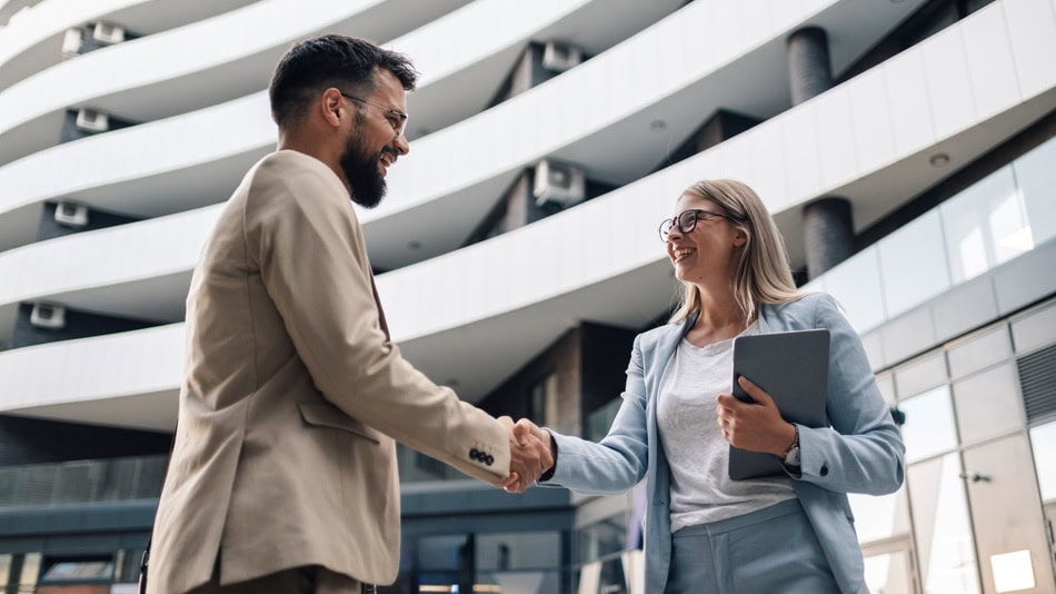 El comercio exterior es el intercambio de bienes y servicios clave para el crecimiento económico y empresarial global