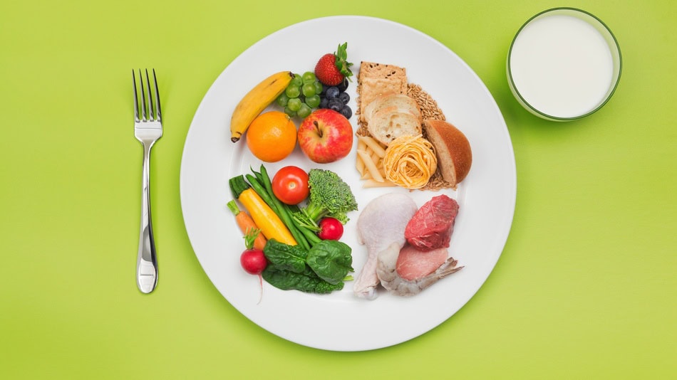 Guiarse de una pir&aacute;mide de alimentaci&oacute;n saludable no significa hacer dieta estricta