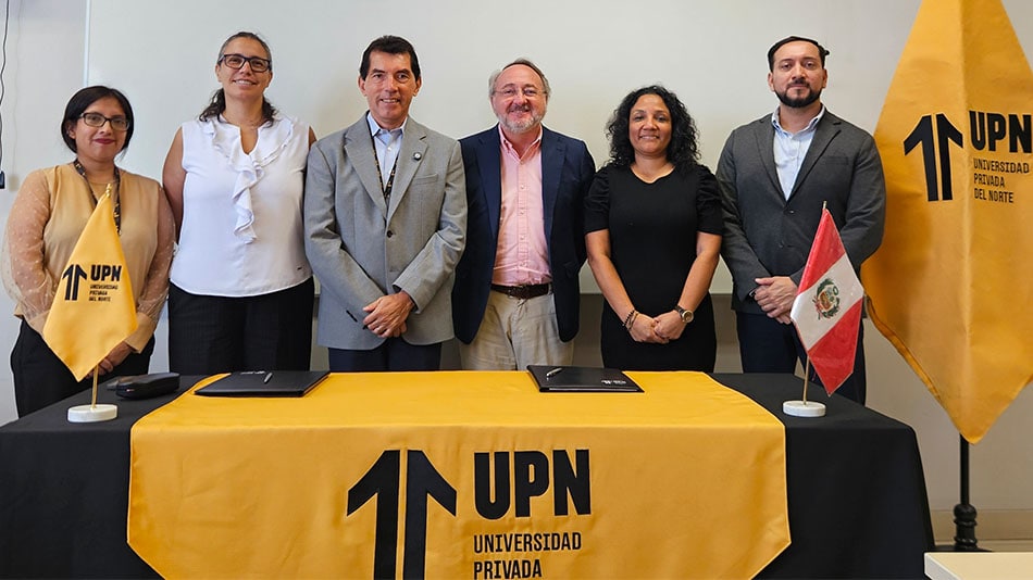 La firma del convenio tuvo lugar en el campus Breña de la UPN y contó con la presencia de representantes de ambas universidades.
