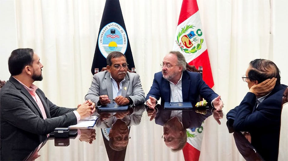 Manuel Herrera destacó el objetivo principal de poner en marcha un conjunto de capacitaciones para personal docente, administrativo y egresados.