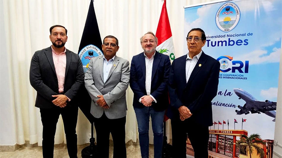 De izquierda a derecha: Jorge Loayza, Enrique Benites Juárez, Manuel Herrera y Alcides Idrogo.