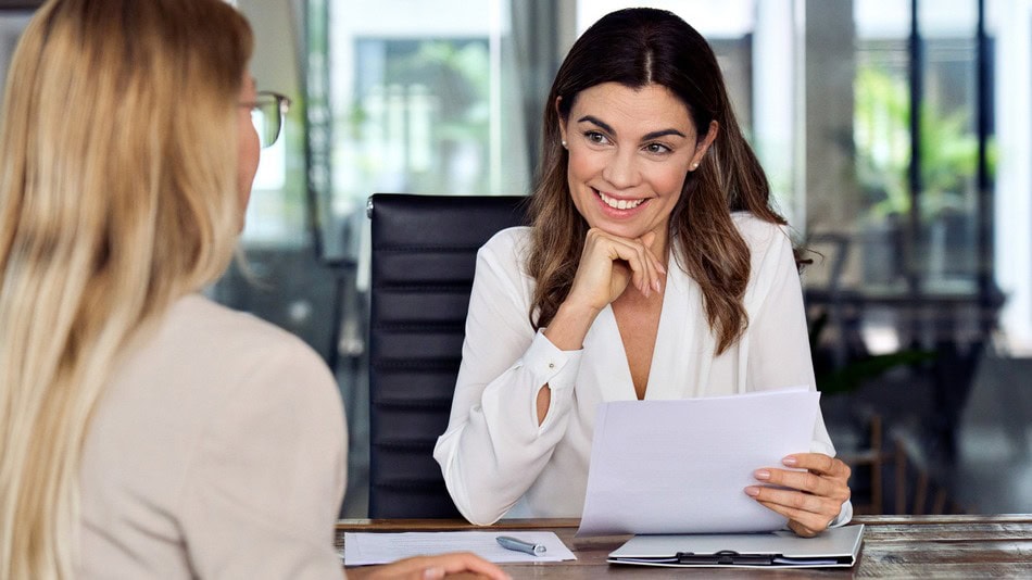 Un técnico en recursos humanos es el profesional que apoya la gestión de las personas dentro de una empresa