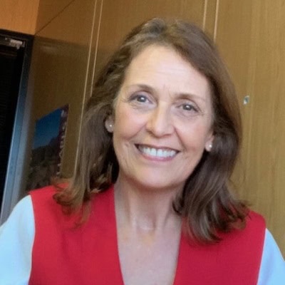 Ana Salinas López, Experta asociada