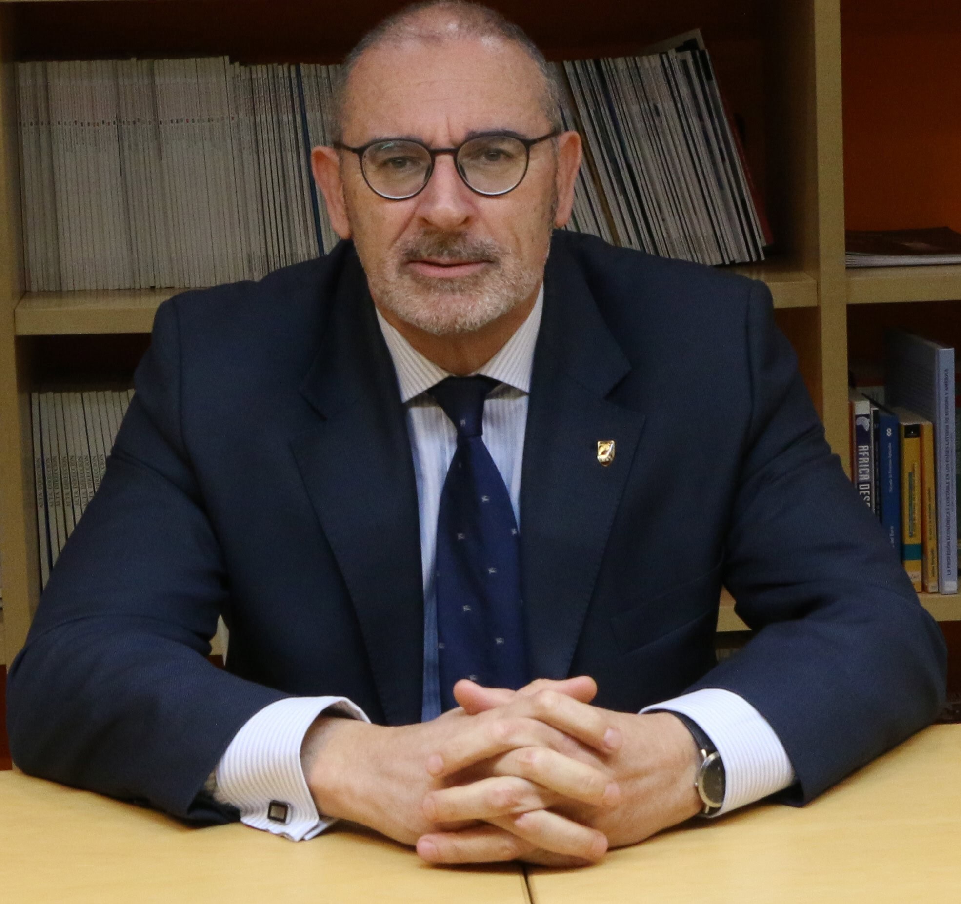 Andrés Mínguez Vela, Experto asociado