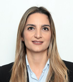 Claudia Di Nitto, Experta asociada