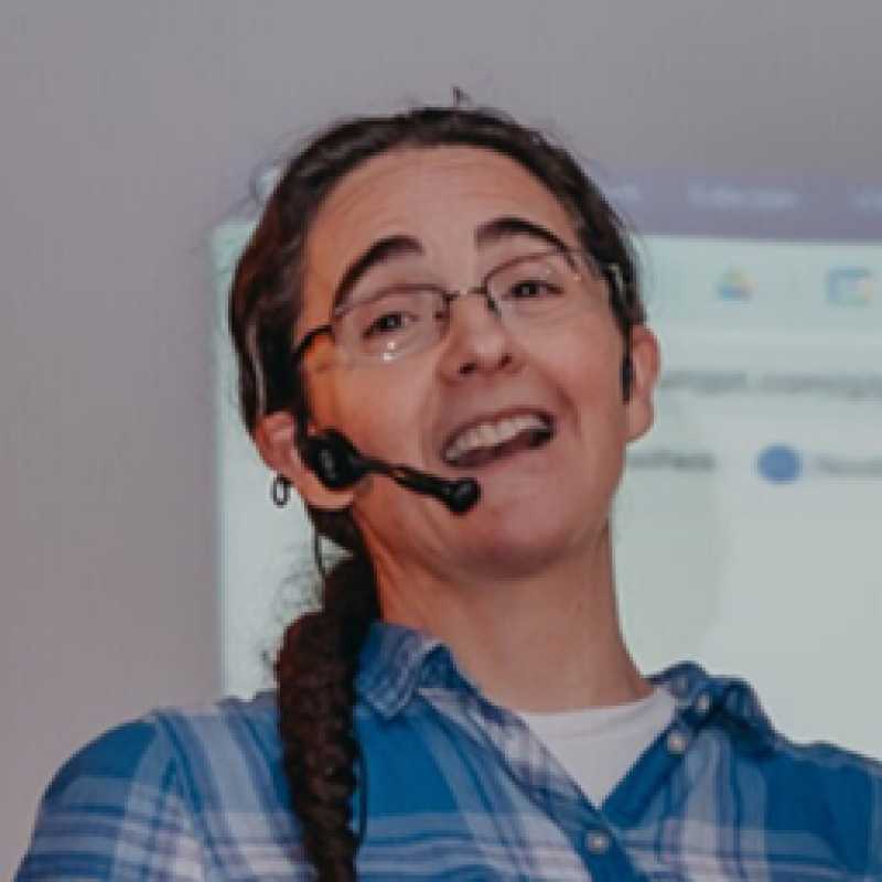 Dácil González Martel, Experta asociada