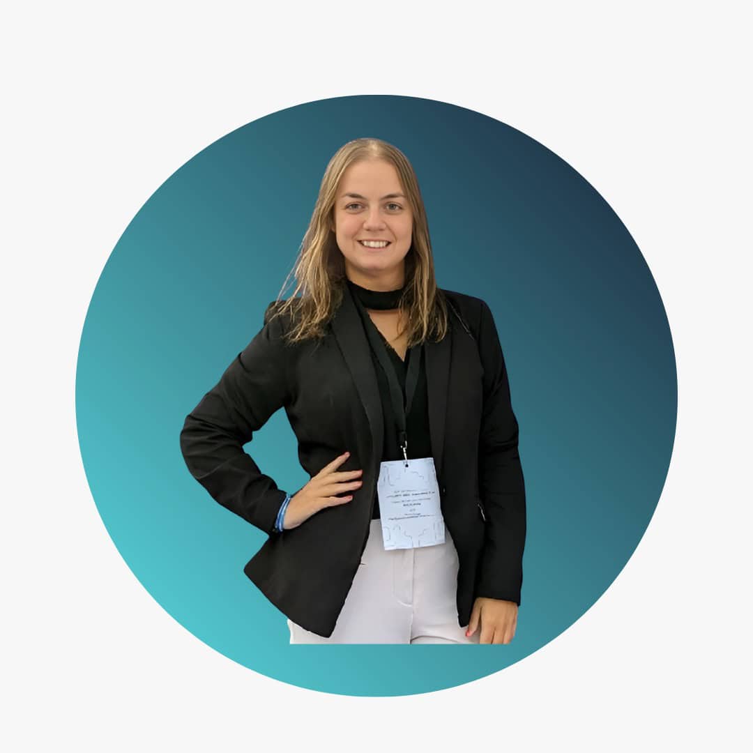 Daiana Mailen Bouzo, Experta asociada