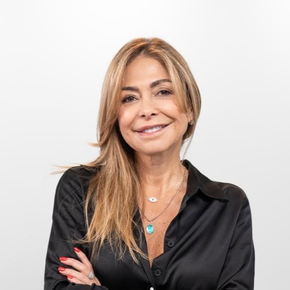 Diana Calderón, Experta asociada