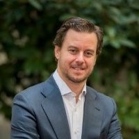 Enrique González Campuzano, Experto asociado