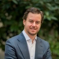 Enrique González Campuzano, Experto asociado