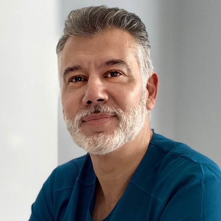 Ernesto Javier Pérez Hernández, Experto Asociado