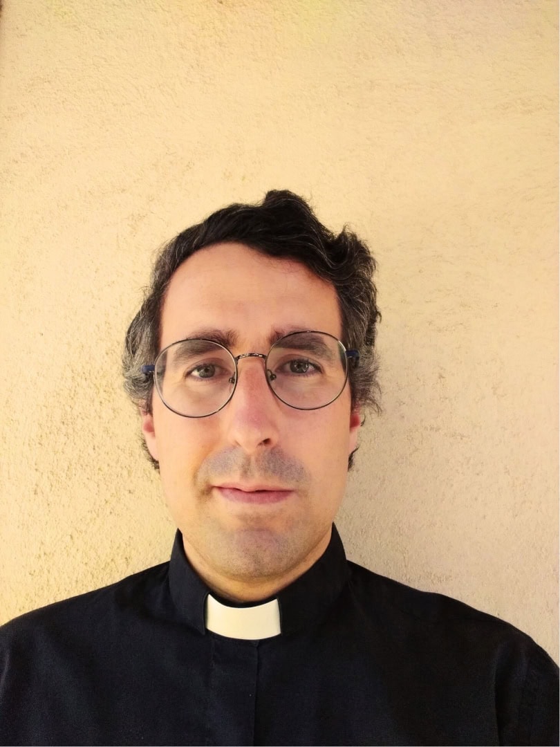 Fernando González Gil, Experto asociado