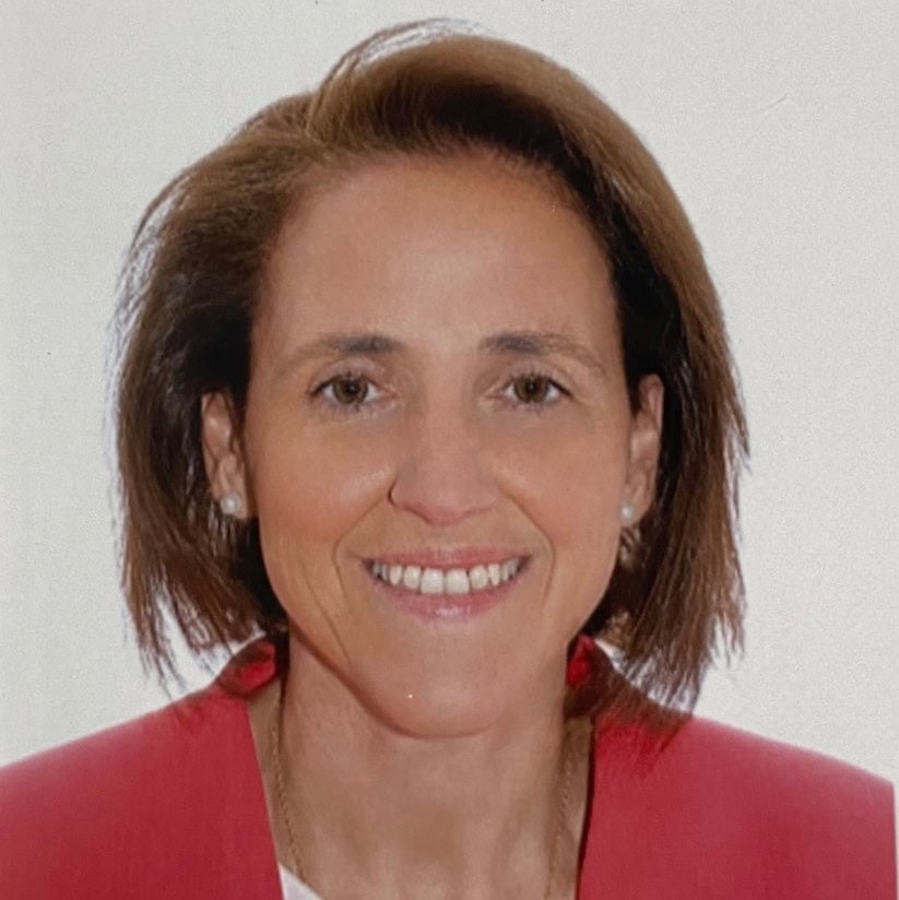 Gloria Ostos, Experta asociada