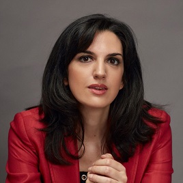 Izara Batres Cuevas, Colaboradora