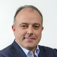 Javier Gil, Experto asociado