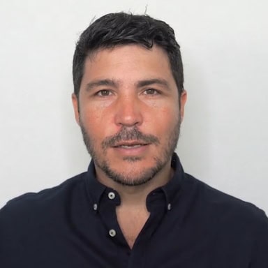 Martín I. Mindeguía, Experto asociado