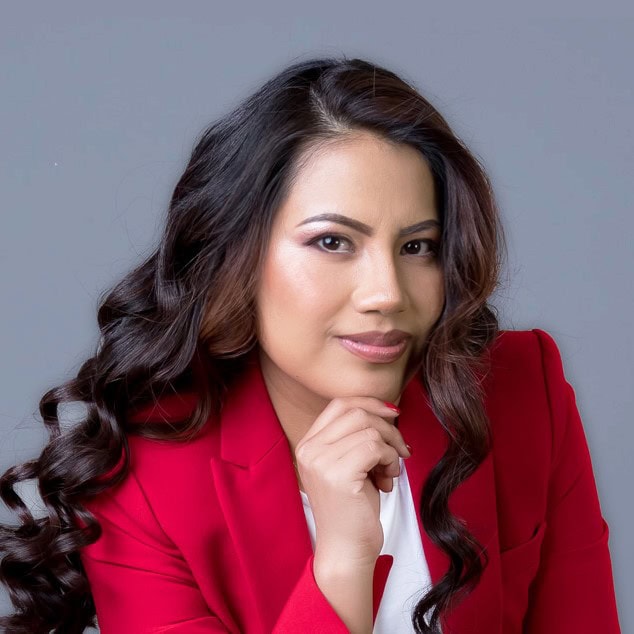 Mayra Pomaquero Yuquilema, Experta Asociada