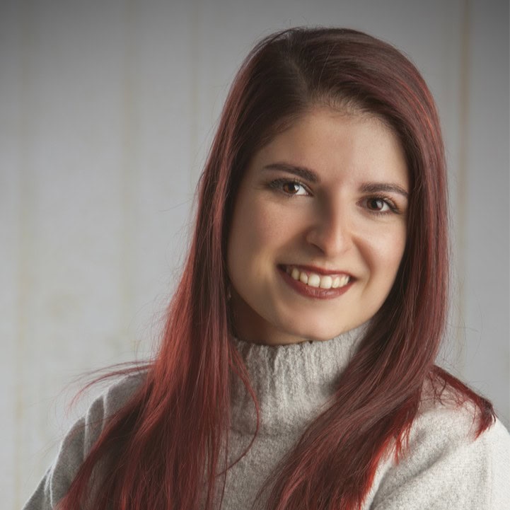 Paola Cosgaya Pérez, Experta asociada