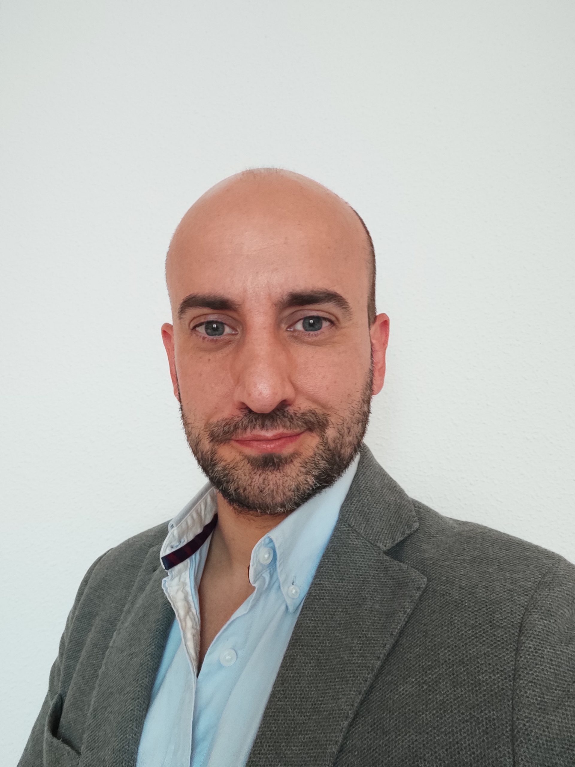 Rafael Albiñana Moral, Experto Asociado