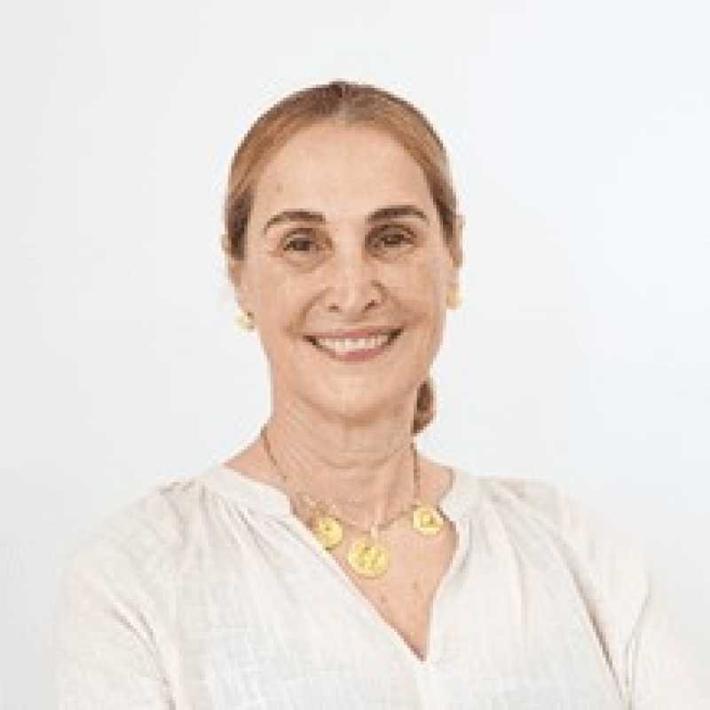 Trinidad Yera Cuesta, Docente UNIR